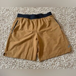 ASICS Athletic Shorts Men’s Size Large